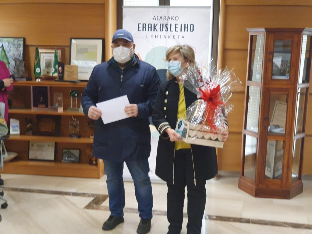 Premio-mejor-escaparate-Ayala-Taberna-Antojo-1024x768 Ganadores de los premios del VII Concurso de Escaparates de Ayala