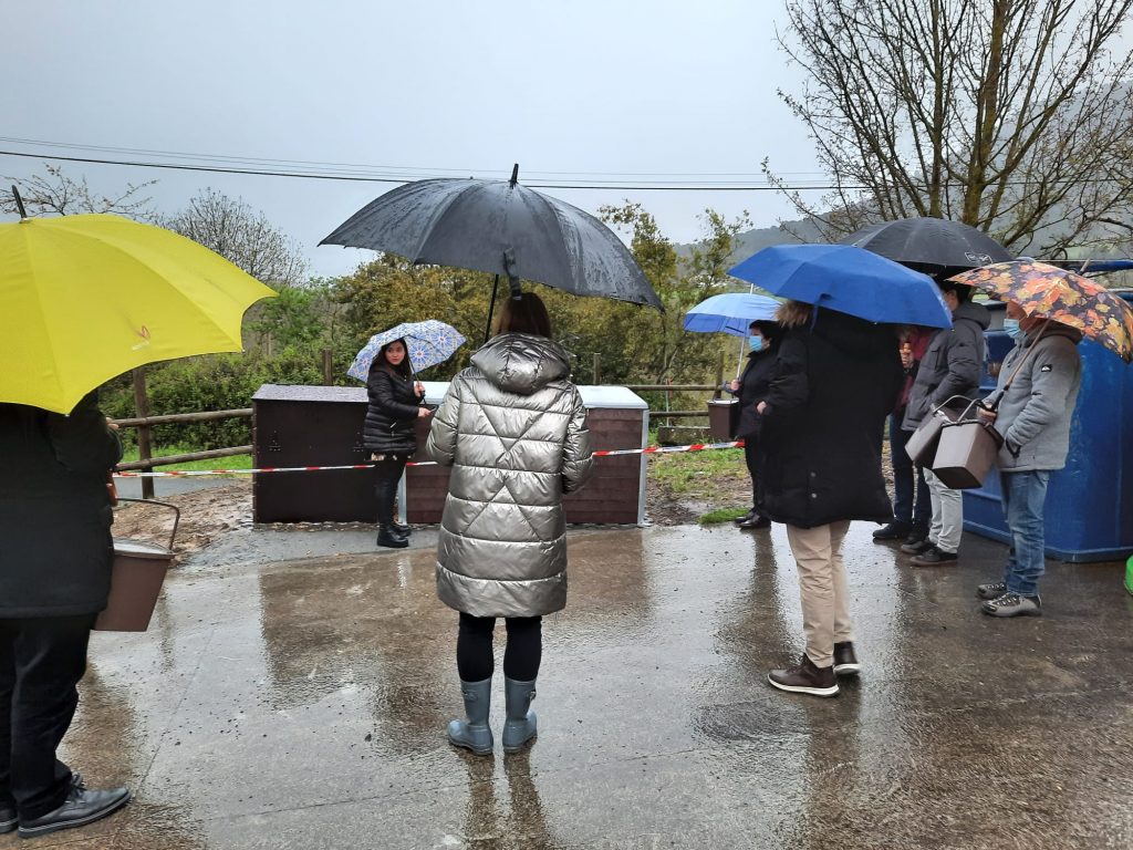 Izoria-2-1-1024x768 Auzo konpostajerako bi gune berri jarri dira abian Aiaraldeko Kuadrillan