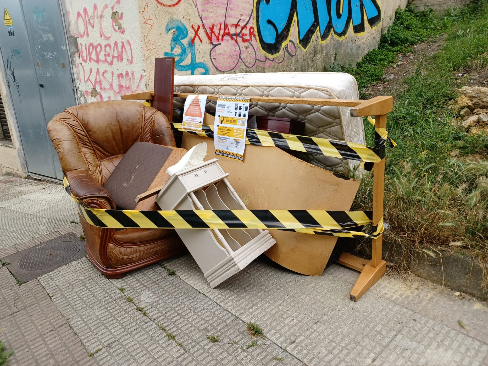 Voluminosos-Laudio-4 Aiaraldeko Kuadrillako udalerriek tamaina handiko bilketa-zerbitzua erabiltzeko arauei buruzko kontzientzia hartuko dute