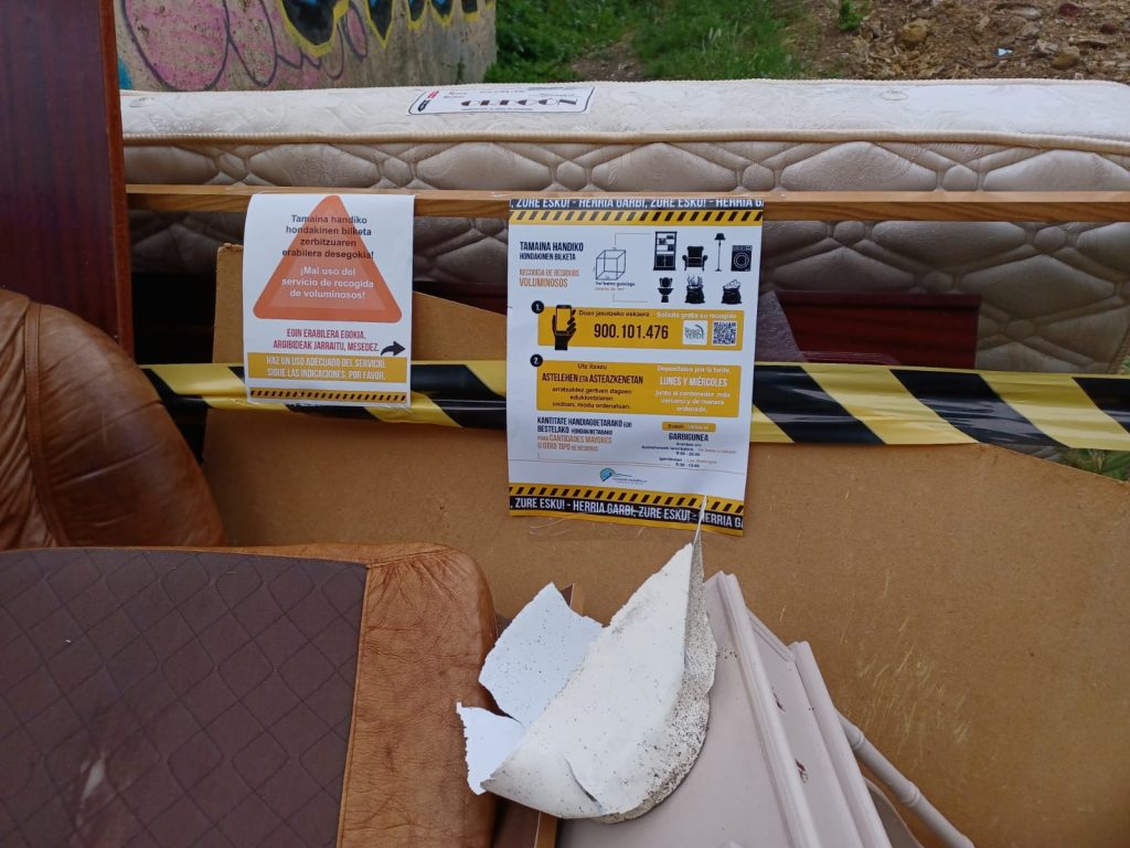 Voluminosos-Laudio_2-1024x768 Los municipios de la Cuadrilla de Aiaraldea concienciarán sobre las normas de uso del servicio de recogida de voluminosos