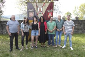 Presidenta-Vicepresidenta-y-Alcaldes-de-la-comarca-1-300x200 Encina Castresana presidirá de nuevo la Cuadrilla de Aiaraldea