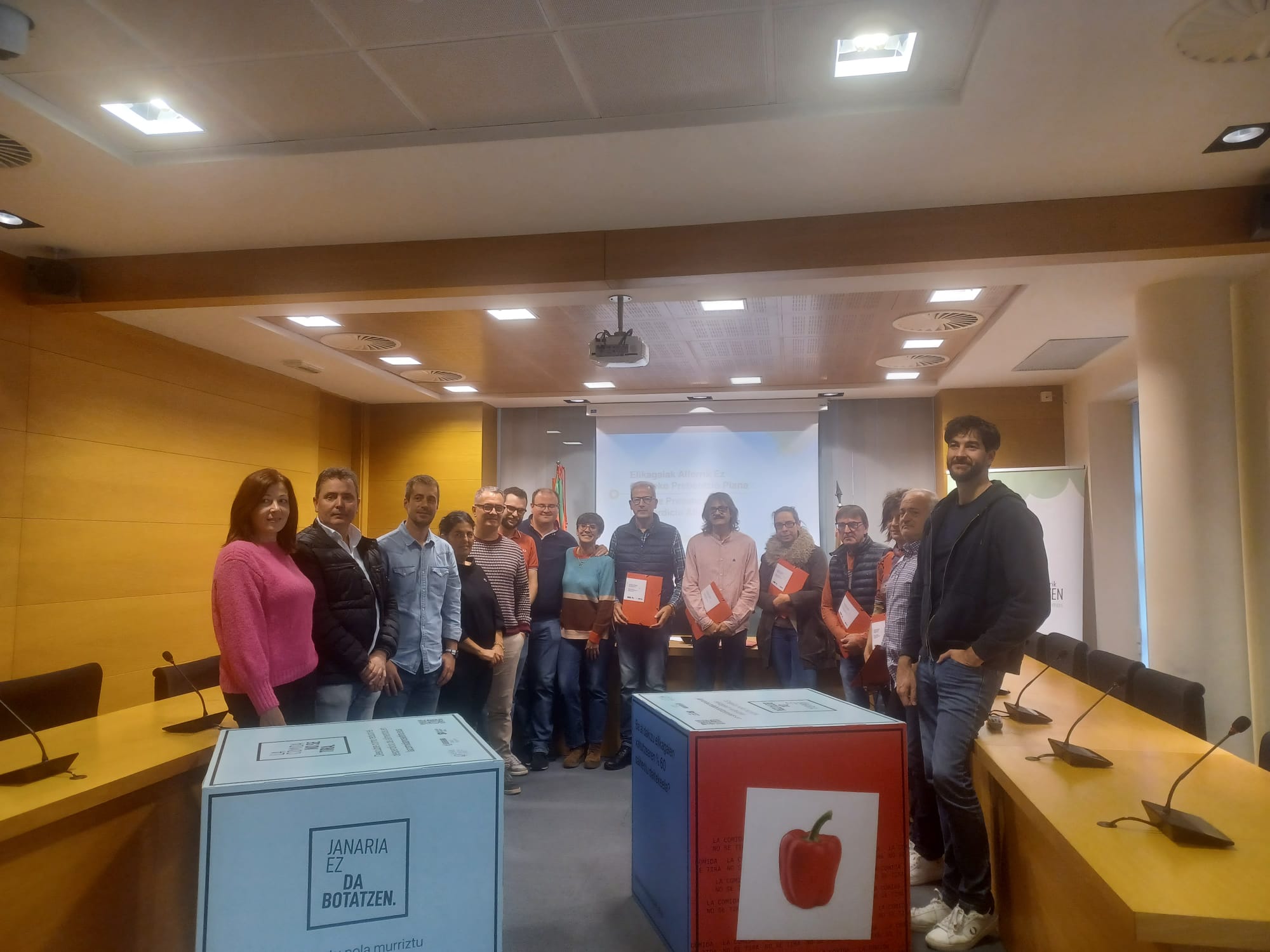 Foto-desperdicio_1-copia Reconocimiento a los establecimientos de la Cuadrilla de Aiaraldea que trabajan en la reducción del desperdicio alimentario