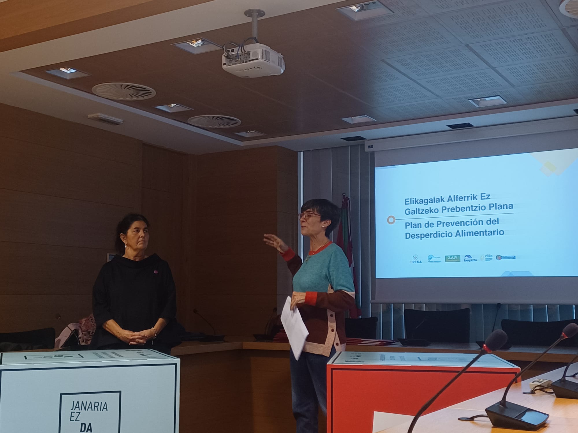 Foto-desperdicio_3-copia Reconocimiento a los establecimientos de la Cuadrilla de Aiaraldea que trabajan en la reducción del desperdicio alimentario