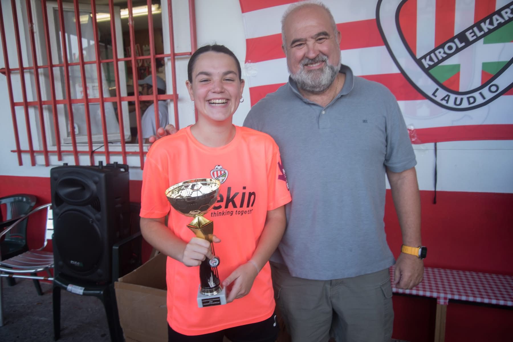 071f5cd0-2cbd-4971-b0bd-78e5bf3229cd Éxito del primer Torneo de Fútbol Femenino de Aiaraldea, organizado por la Cuadrilla de Aiaraldea