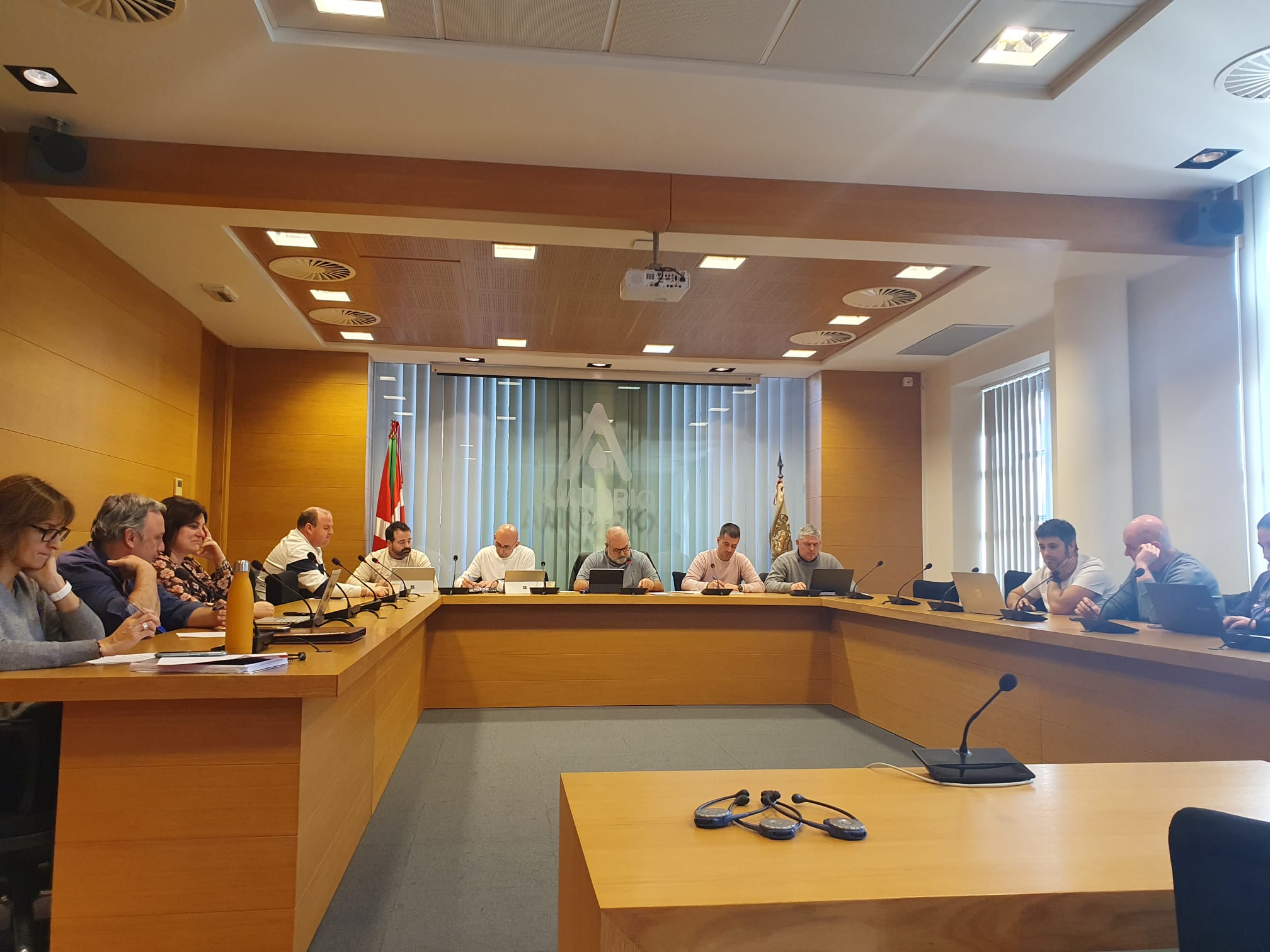 Pleno La Cuadrilla de Aiaraldea aprueba el Presupuesto 2026 y avanza en la modernización de su identidad e instrumentos de gestión