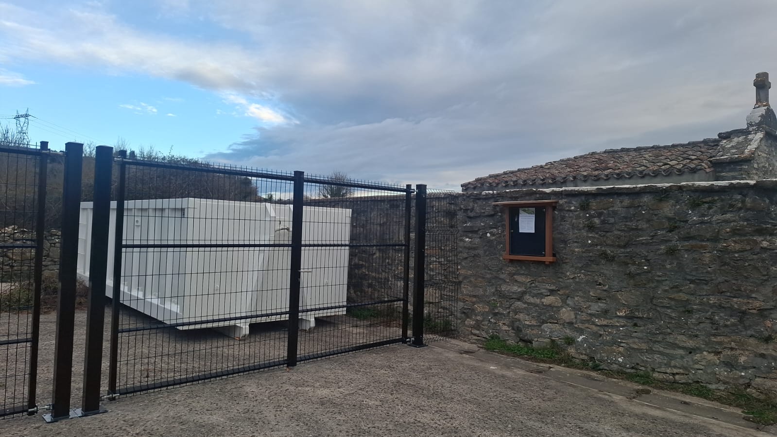 Zona-de-acopio-Izoria-2 Izoria habilita una zona de acopio de restos de poda en colaboración con la Cuadrilla de Aiaraldea